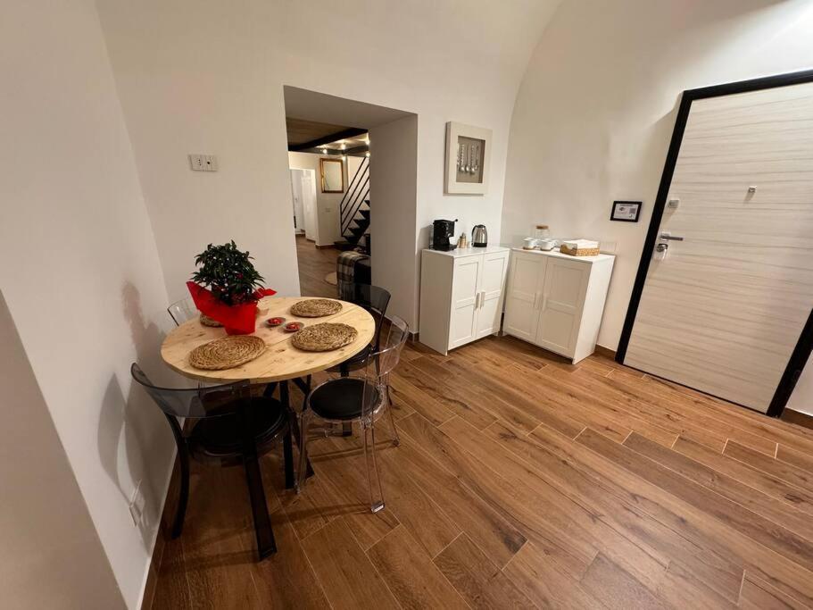 Domus Miraculi: Casa Storica Nel Cuore Di Napoli ภายนอก รูปภาพ
