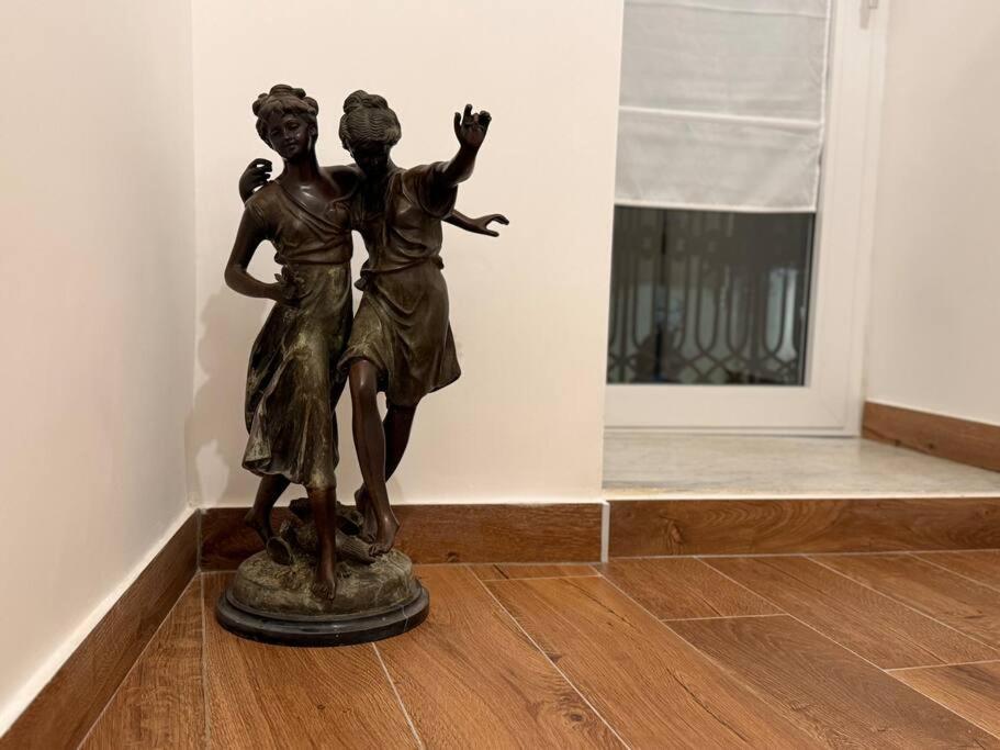 Domus Miraculi: Casa Storica Nel Cuore Di Napoli ภายนอก รูปภาพ